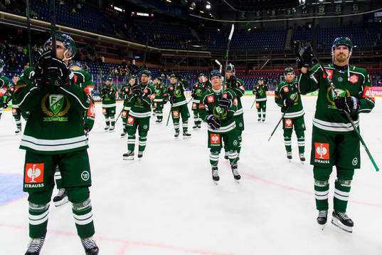 Players of Färjestad celebrating