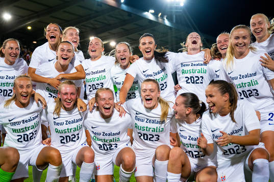 Players of Norway celebrate