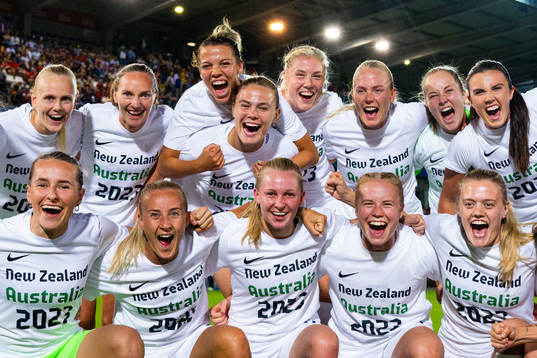 Players of Norway celebrate