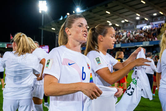 Maren Mjelde and Guro Reiten of Norway