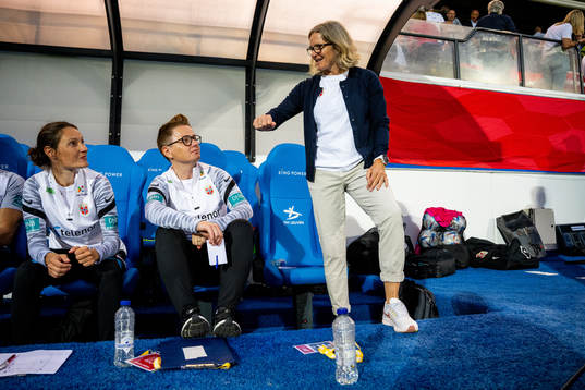 Ingvild Stensland, assistant coach, Monica Knudsen,