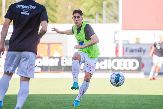 Svenn Crone of Brann warms up