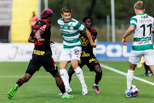 Västerås SKs Martin Gambos och Östersunds Yannick Armel