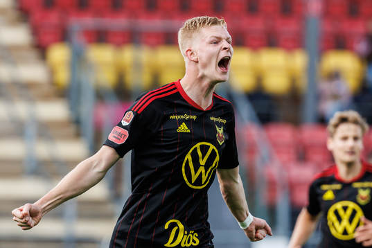 Östersunds Malcolm Stolt jublar