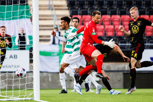 Östersunds Malcolm Stolt gör 1-1 bakom Västerås SKs