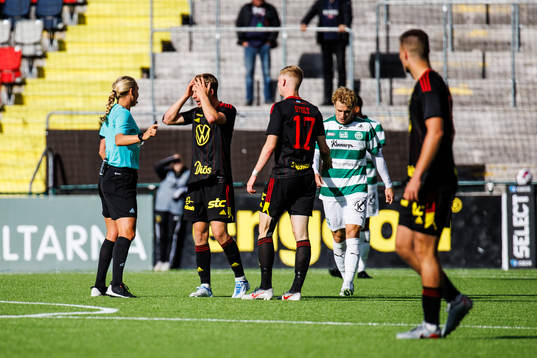 Östersunds Ludvig Fritzson i samtal med domare Tess
