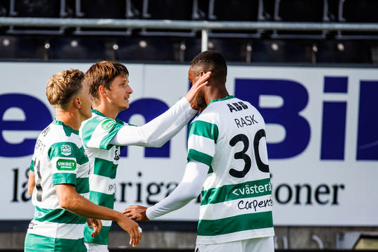 Västerås SKs Olle Edlund jublar med Theodore Rask