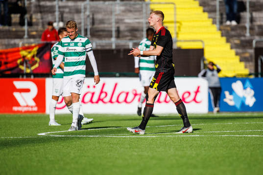 Östersunds Malcolm Stolt  jublar