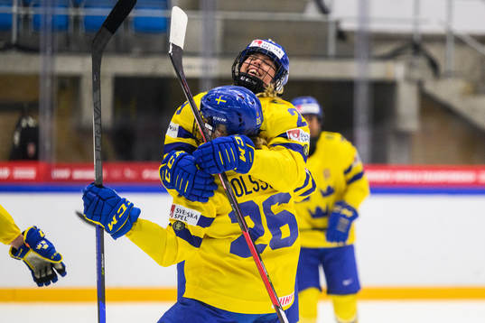 Olivia Carlsson and Hanna Olsson of Sweden celebrates