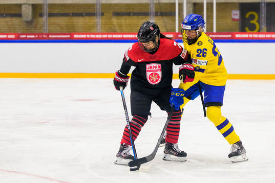 Kanami Seki of Japan and Hanna Olsson of Sweden