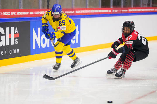Lina Ljungblom of Sweden and Remi Koyama of Japan