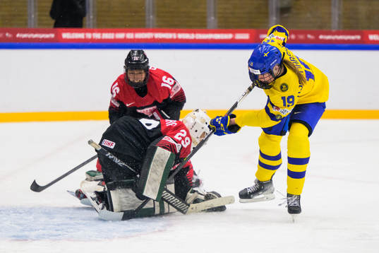 Sara Hjalmarsson of Sweden against Yoshino Enomoto and