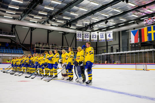 Players of Sweden look dejected