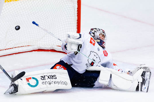 Jacob Nilsson (not pictured) of Frölunda scores 4-0 behind