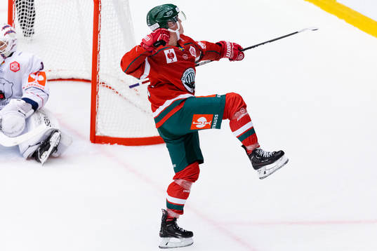 Jere Innala  of Frölunda celebrates scoring 6-1