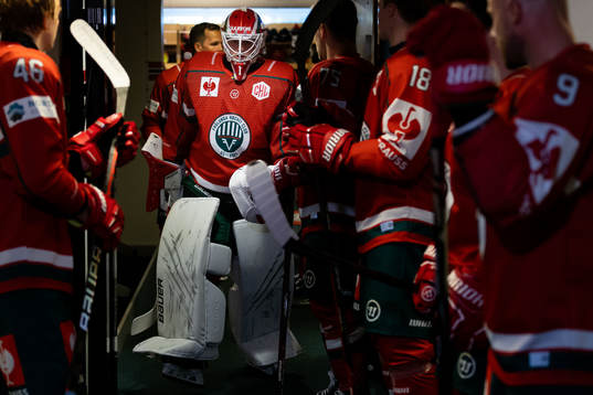 Goalkeeper Lars Johansson of Frölunda