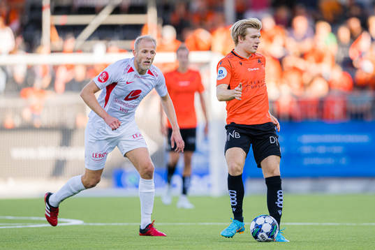 Vegard Leikvoll Moberg of Brann and Didrik Bjørnstad