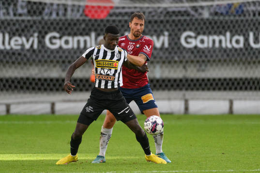 Landskronas Ousmane Diawara och Örgrytes Jonathan Azulay