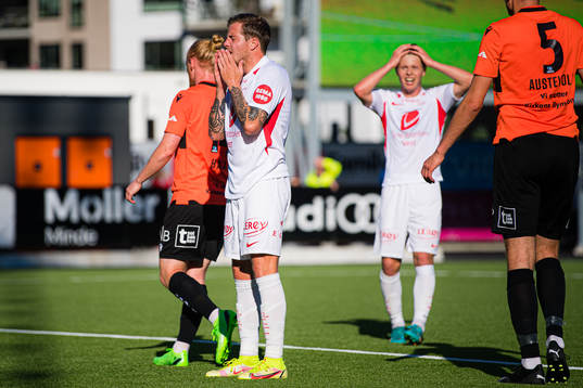 Frederik Lindbøg Børsting of Brann reacts