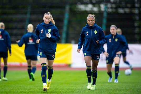 Kosovare Asllani and Madelen Janogy