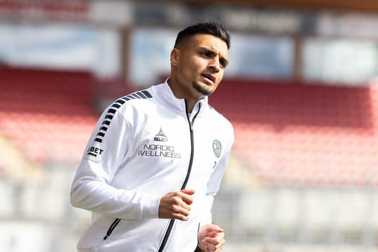 Örebros Ahmed Yasin på uppvärmningen