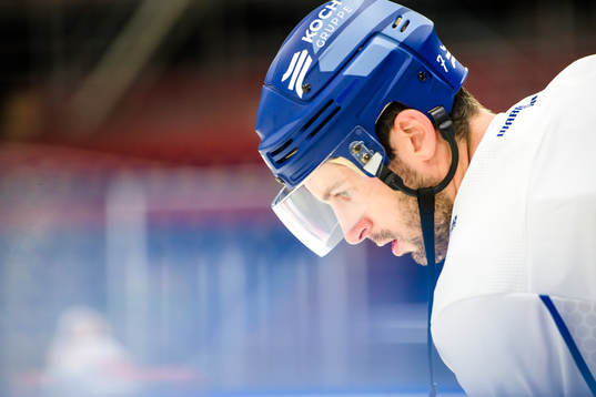 Straubing Tigers Taylor Leier ahead the CHL game between