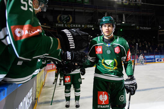 Michael Lindqvist of Färjestad celebrates