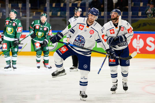 Sandro Schönberger of Straubing Tigers looks dejected