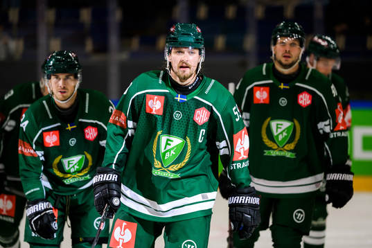 Färjestad Linus Johansson celebrates