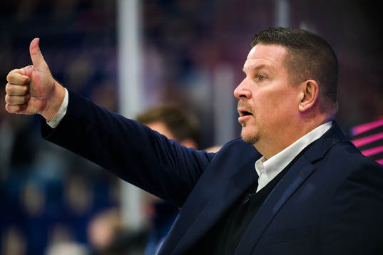 Straubing Tigers head coach Tom Pokel