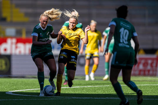 Våmbs Elsa Gustavsson och Elfsborgs Matilda Ståhlbom