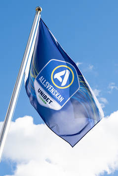 Flagga med Allsvenskan och Unibets loggor