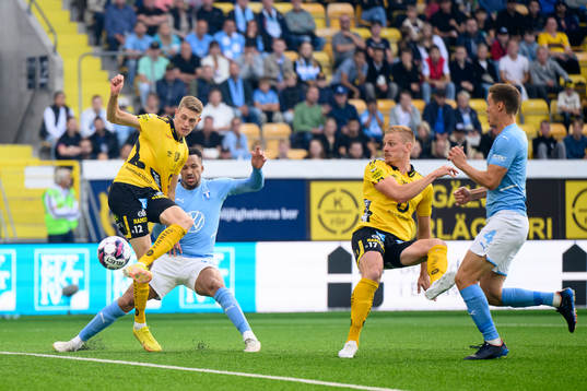 Elfsborgs Alexander Bernhardsson och Per Frick mot Malmö