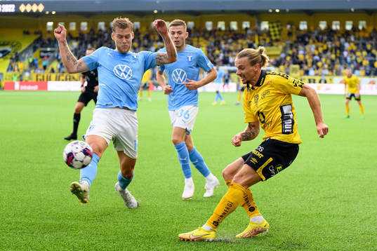 Malmö FFs Felix Beijmo och Patriot Sejdiu mot Elfsborgs