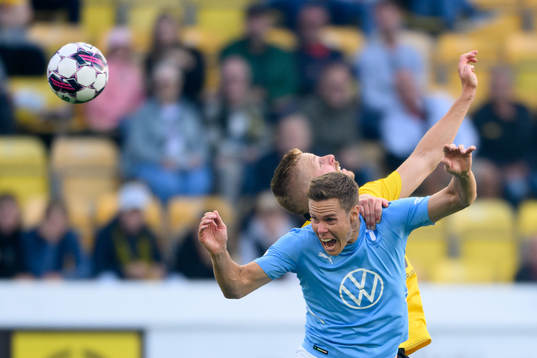 Malmö FFs Niklas Moisander och Elfsborgs Per Frick