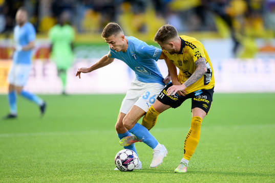 Malmö FFs Patriot Sejdiu och Elfsborgs Rasmus Alm