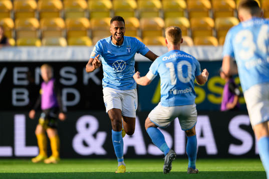 Malmö FFs Isaac Kiese Thelin jublar