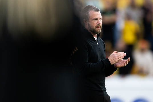 Elfsborgs manager Jimmy Thelin jublar