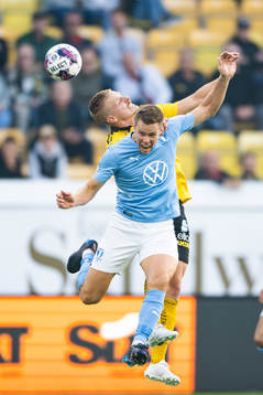 Malmö FFs Niklas Moisander och Elfsborgs Per Frick