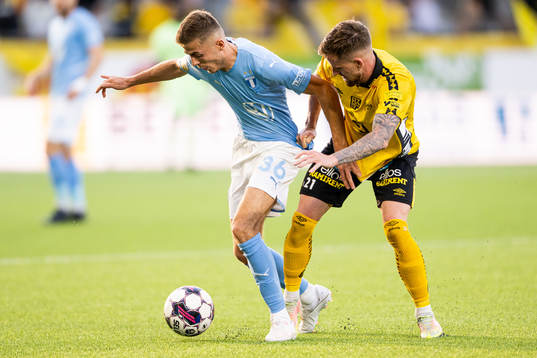 Malmö FFs Patriot Sejdiu och Elfsborgs Rasmus Alm