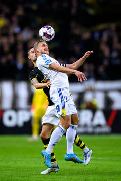 AIKs Mikael Lustig och GIF Sundsvalls Pontus Engblom