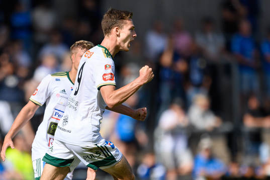 Skövdes Villiam Granath jublar