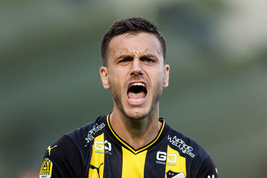 Häckens Alexander Jeremejeff jublar