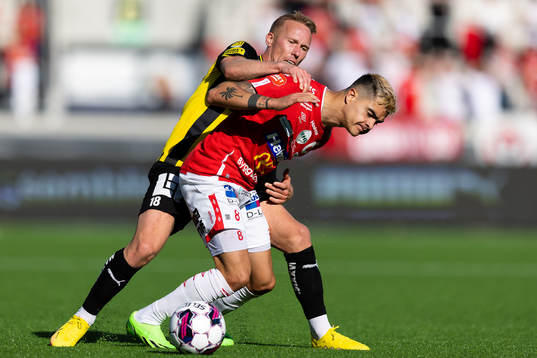Häckens Mikkel Rygaard Jensen och Degerfors Diego Campos