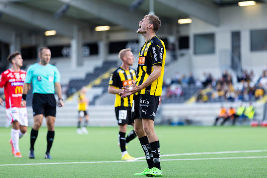 Häckens Oscar Uddenäs deppar