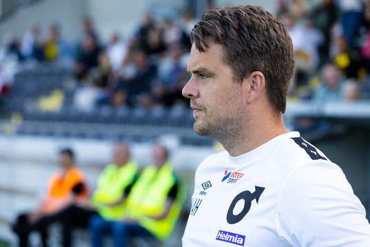 Degerfors tränare Andreas Holmberg innan  fotbollsmatchen