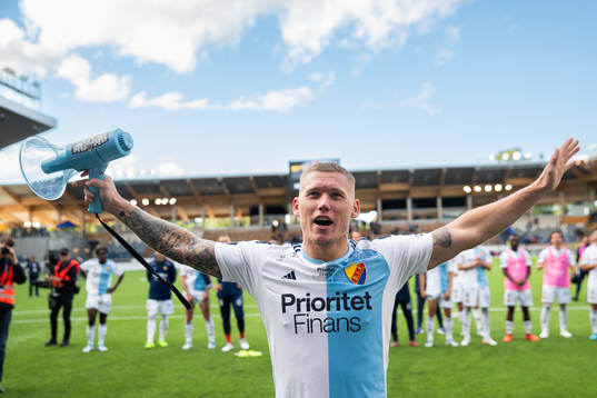 Djurgårdens Victor Edvardsen jublar