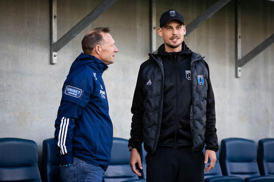 Djurgårdens tränare Kim Bergstrand och Sirius tränare