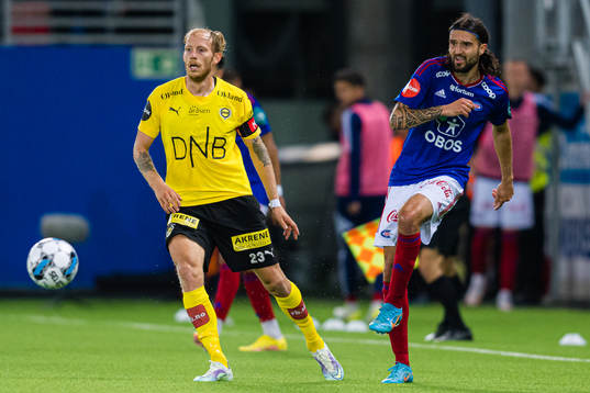 Gjermund Åsen of Lillestrøm and Leonard Zuta of Vålerenga