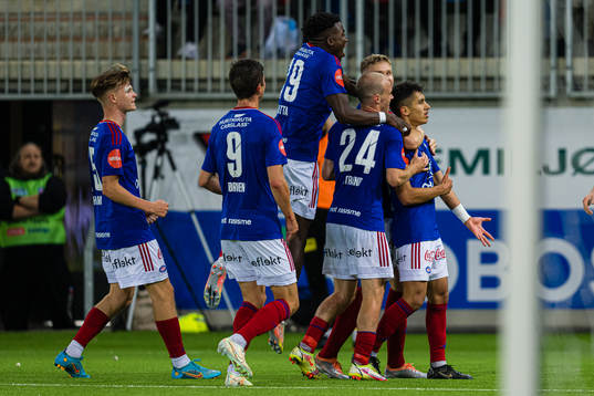 Osame Sahraoui of Vålerenga celebrates